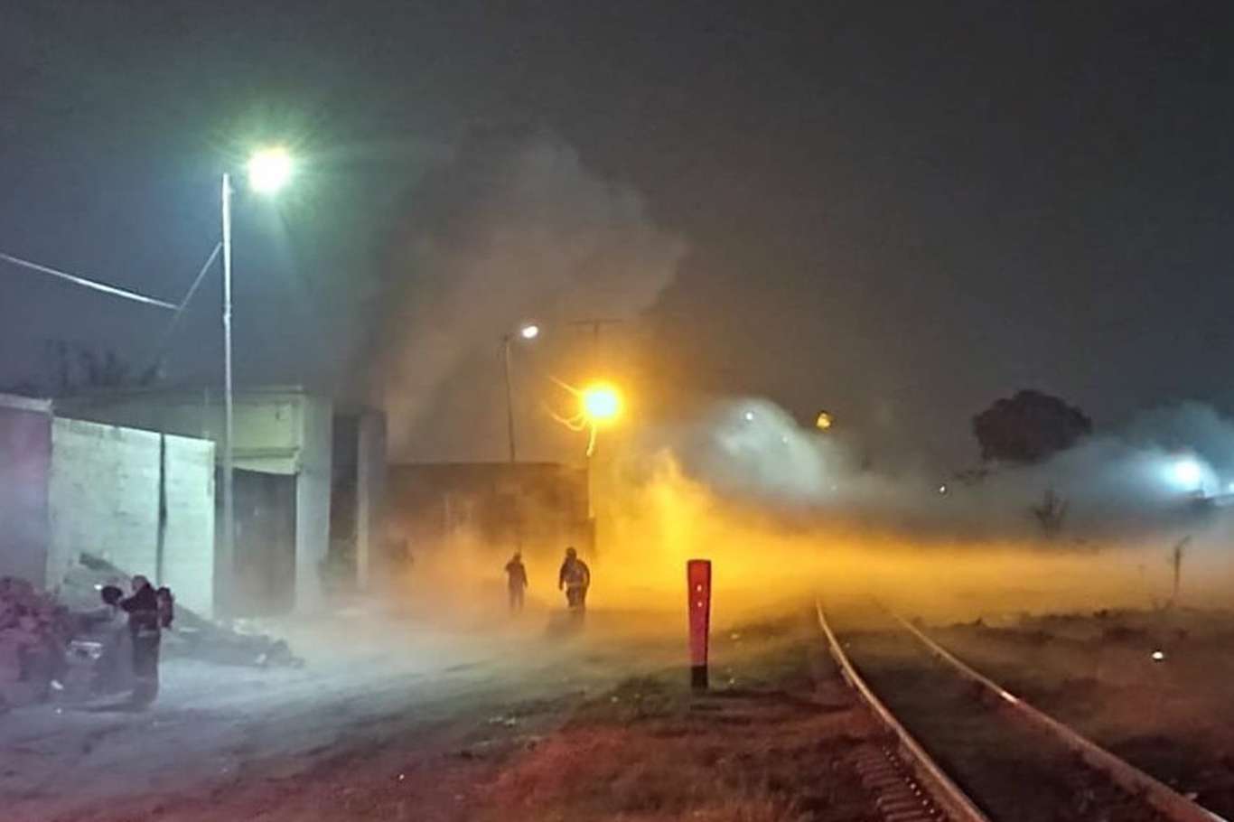 Meksika'da kaçak doğalgaz boru hattı patladı bölge savaş alanına döndü Meksika'da kaçak doğalgaz boru hattı patladı bölge savaş alanına döndü